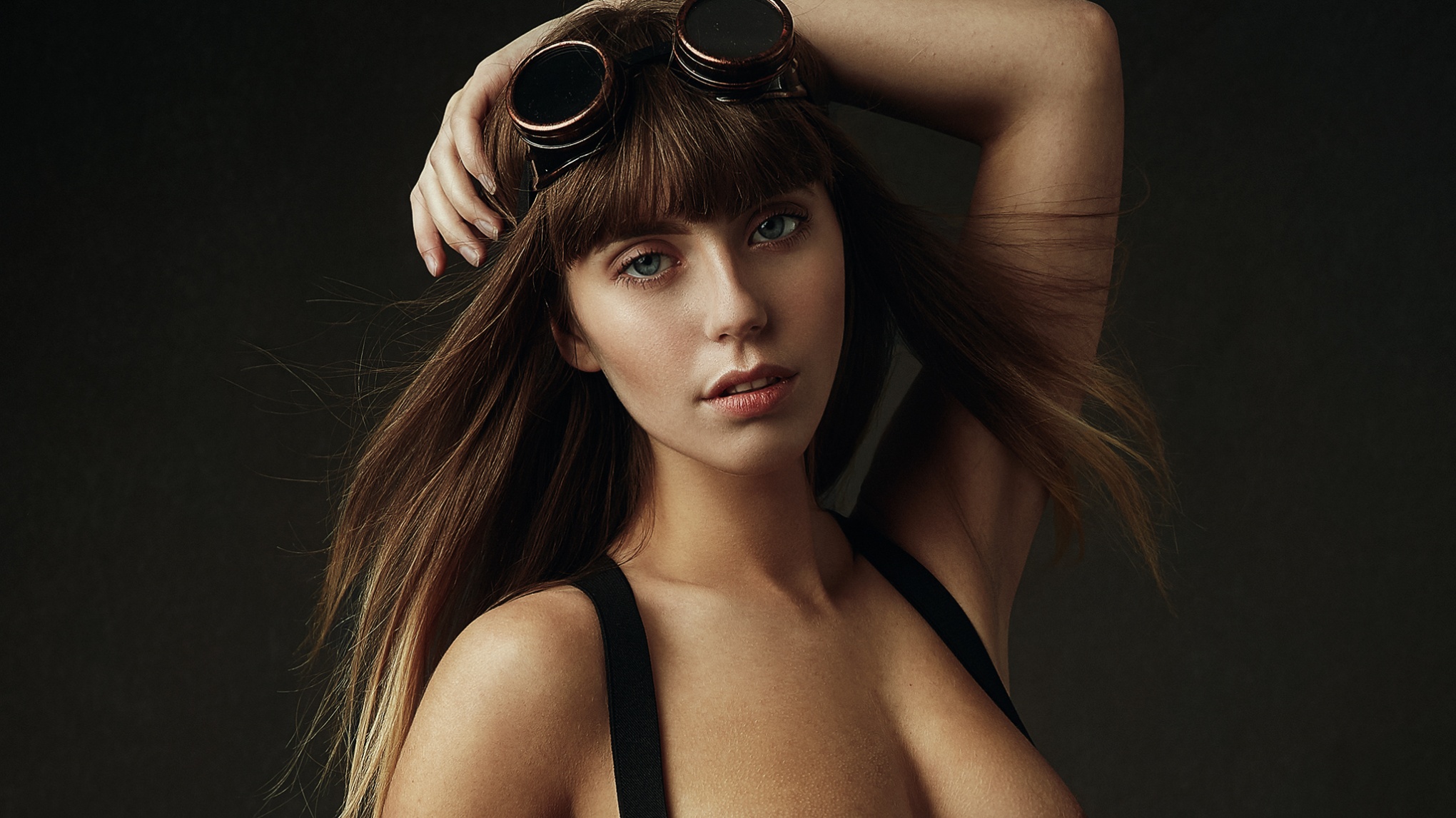 Michela Elley011594,111